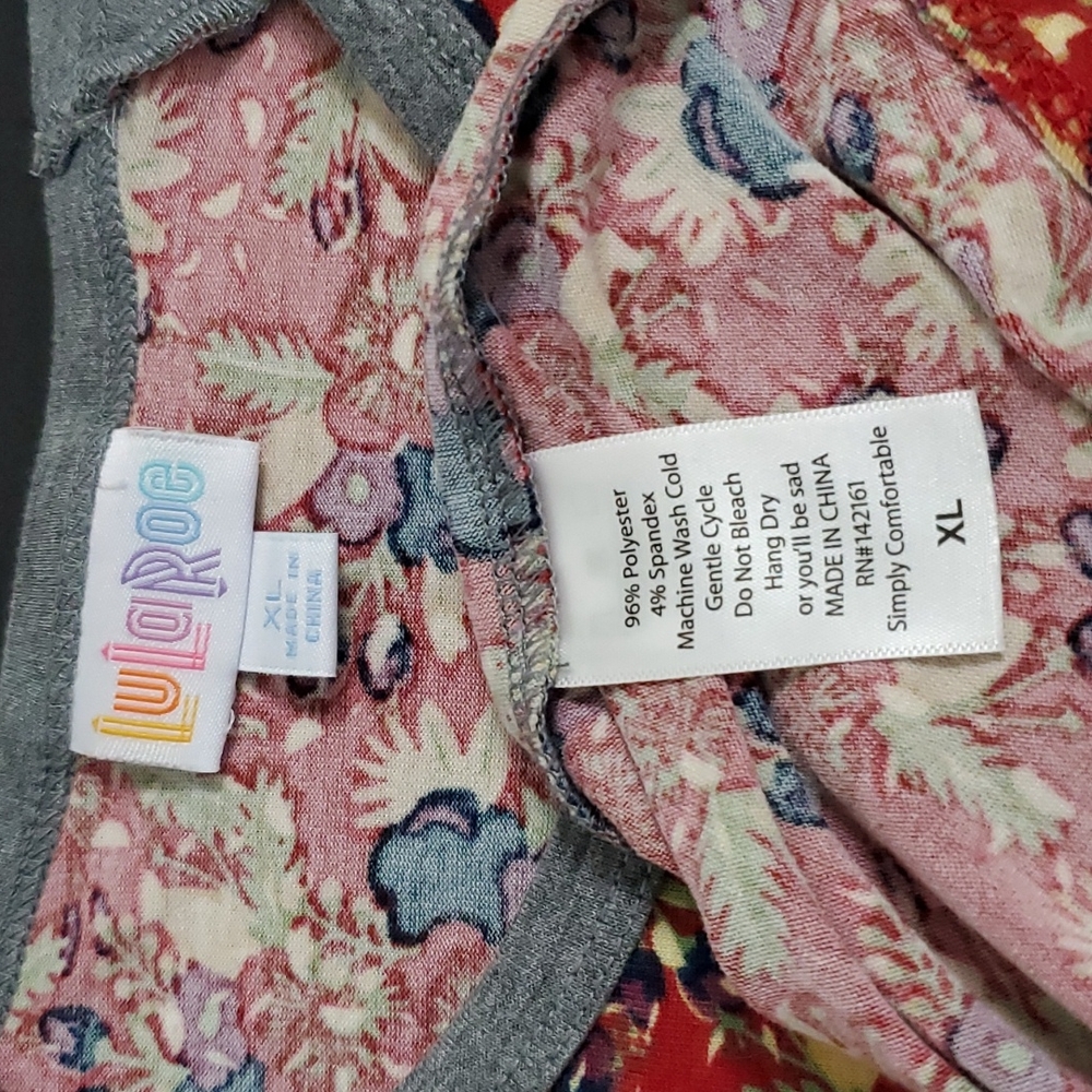 LulaRoe Randy Top - Picture 4 of 5